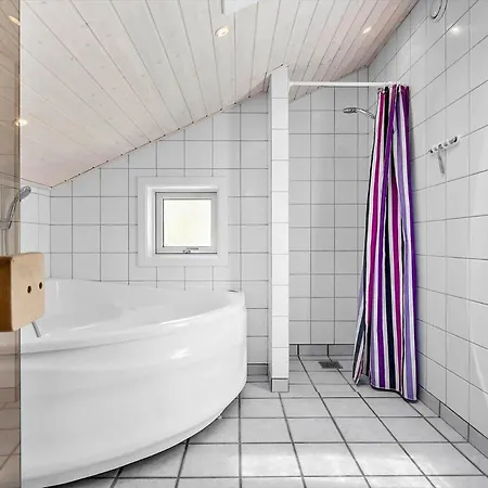 2669 Nexo - Mollestien 11 Vester Somarken